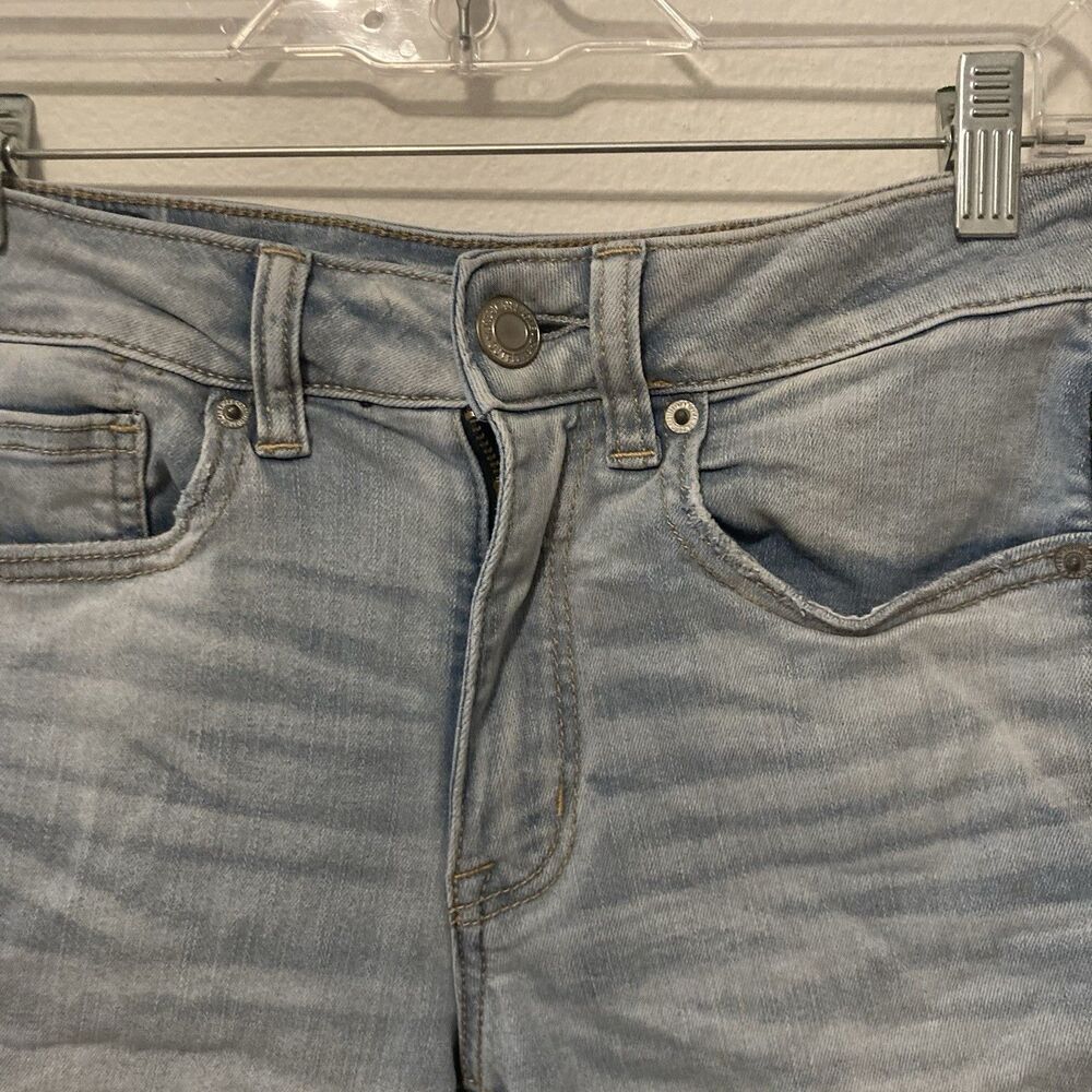 AMERICAN EAGLE OUTFITTERS Next Level Stretch light wash zip fly cut off shorts 6 - Picture 5 of 12